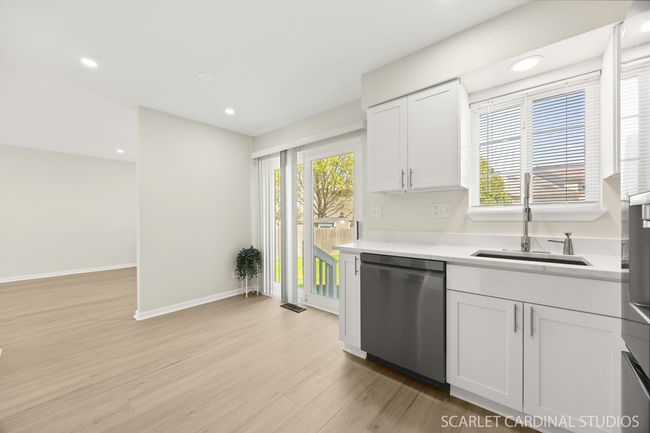700 Cooper Ct E, House other with 3 bedrooms, 3 bathrooms and 2 parking in Aurora IL | Image 6