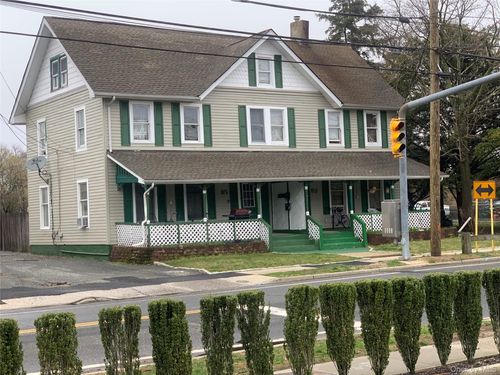 a-83 Park Ave, Babylon, NY, 11702-1705 | Card Image