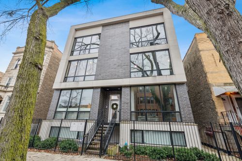 2e-2733 W Hirsch St, Chicago, IL, 60622-2417 | Card Image