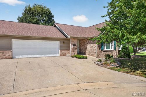 36 Korte Dr, Highland, IL, 62249-2637 | Card Image
