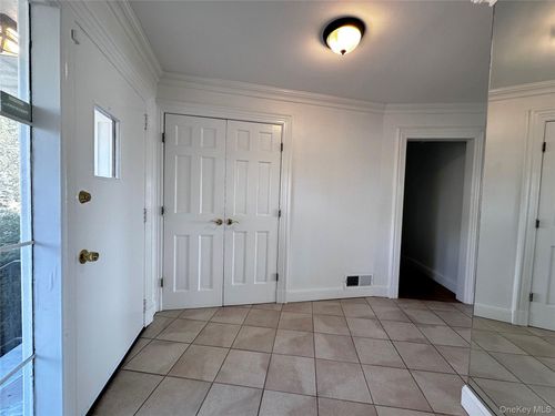 1090 Bayhead Dr, Mamaroneck, NY, 10543-4701 | Card Image