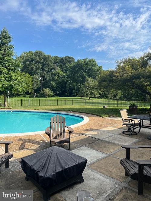 1542 Crowell Rd, VIENNA, VA, 22182-1513 | Card Image