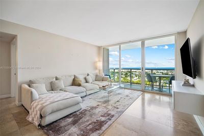 2104 - 650 West Ave, Condo with 2 bedrooms, 2 bathrooms and null parking in Miami Beach FL | Image 3