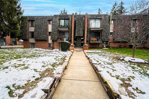 124 Forest Green Dr, Coraopolis, PA, 15108-2700 | Card Image