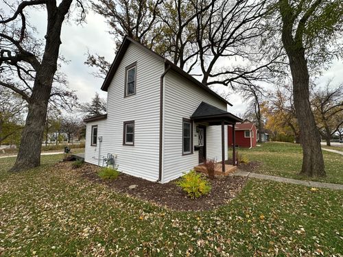 805 Franklin St Sw, Hutchinson, MN, 55350-3101 | Card Image