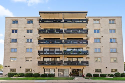 apt-4c-8025 Oconnor Dr, River Grove, IL, 60171-1228 | Card Image