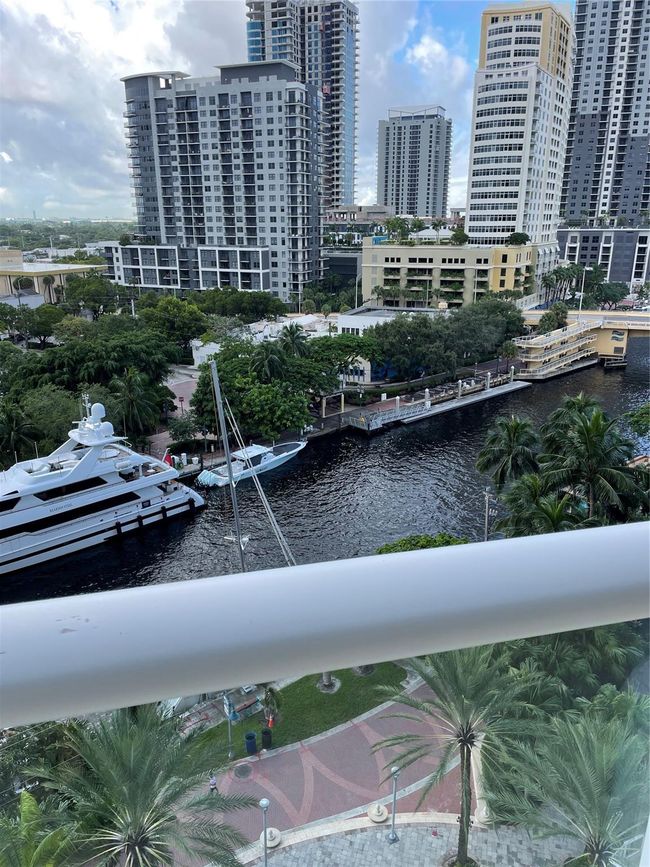 River & Yacht View from Unit | Image 17