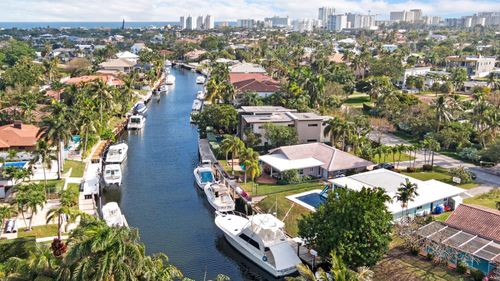 2715 Ne 23rd Ct, Pompano Beach, FL, 33062-1127 | Card Image