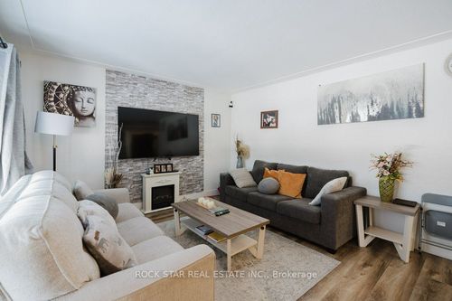 859 Upper Ottawa St, Hamilton, ON, L8T3V4 | Card Image