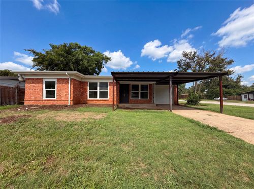 137 S Valera Ct, Fort Worth, TX, 76134-2924 | Card Image