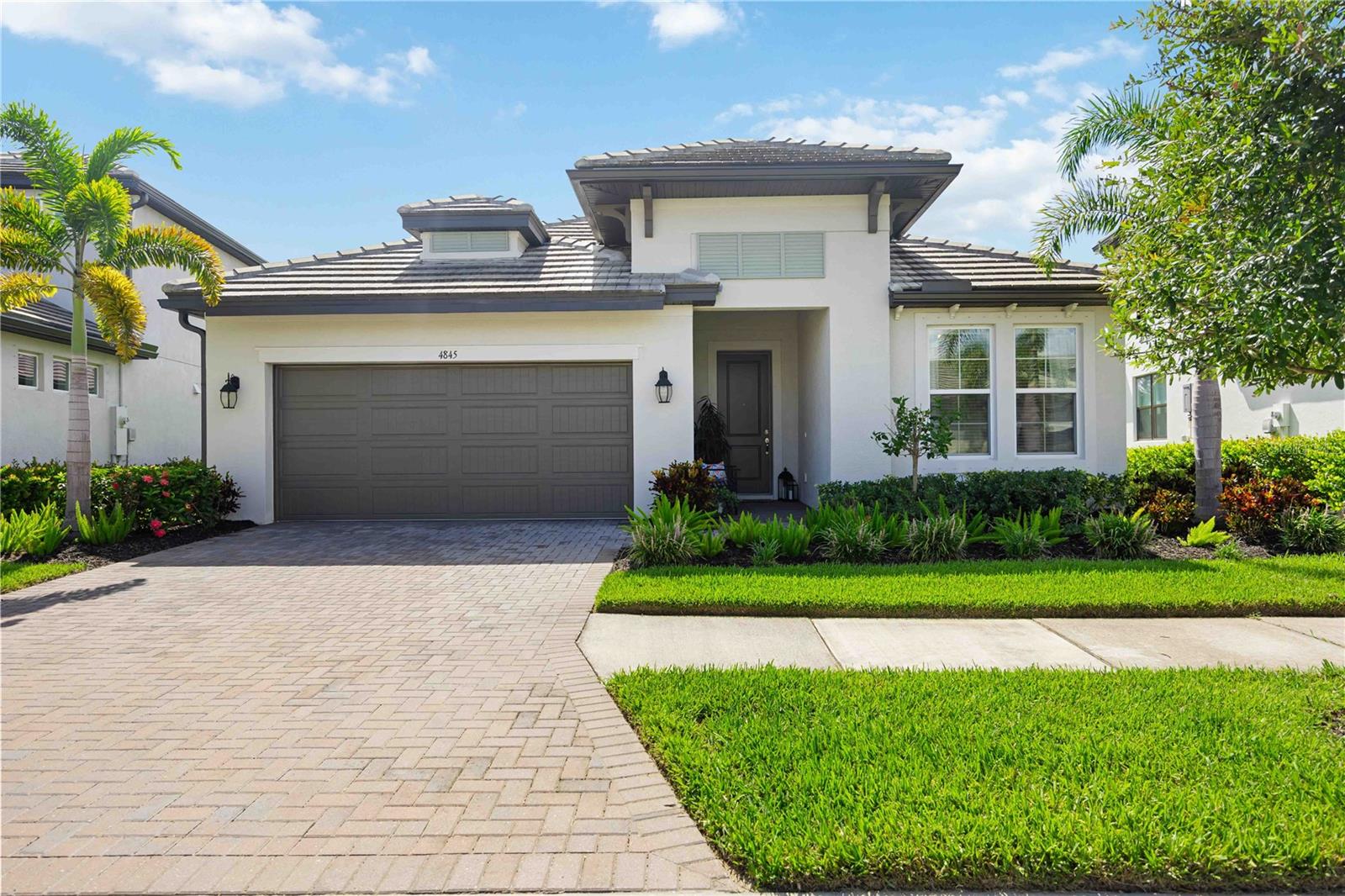 Antrim Dr, Sarasota, FL 34240