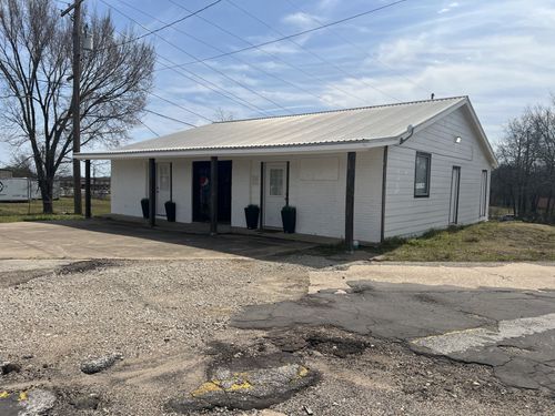 501 W Garland St, Grand Saline, TX, 75140-1601 | Card Image