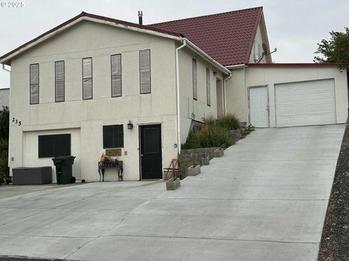 235 Rock St, Heppner, OR, 97836-7324 | Card Image