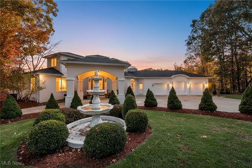 8709 Deer Creek Dr, Broadview Heights, OH, 44147-2574 | Card Image