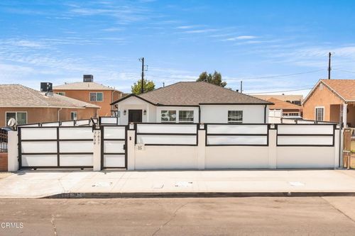 7637 Radford Ave, North Hollywood, CA, 91606-3393 | Card Image