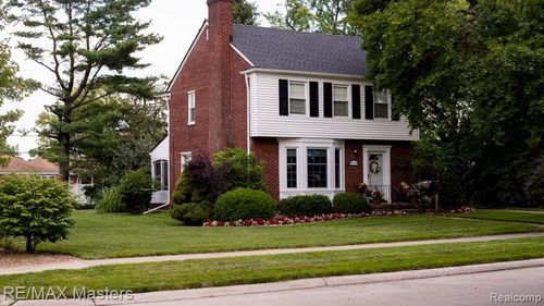2215 21st St, Wyandotte, MI, 48192-4129 | Card Image