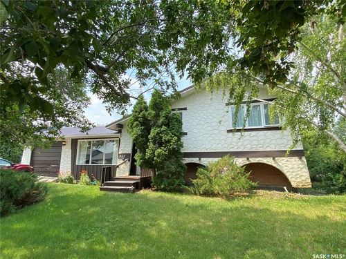 620 4th St W, Eston, SK, S0L | Card Image
