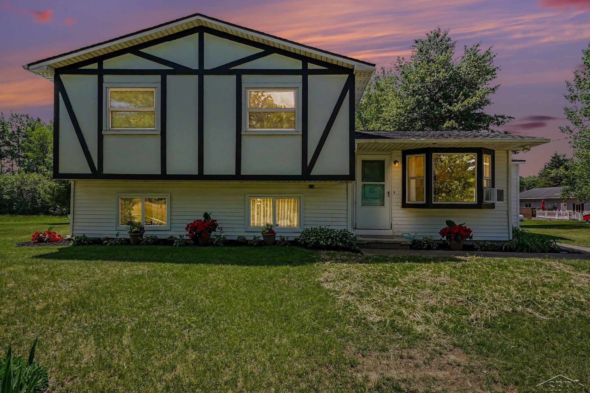 Residential in Mills Township