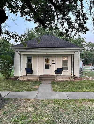 122 S Butler Street, House other with 2 bedrooms, 1 bathrooms and null parking in Erie KS | Image 1