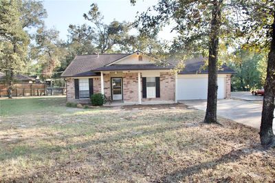 Welcome home! Beautiful frontal view of the house. | Image 1