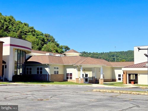 203 Interstate Dr, Covington, VA, 24426-6441 | Card Image