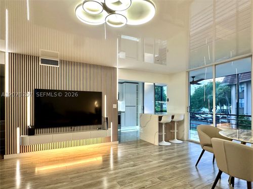 205e-671 Ne 195th St, Miami, FL, 33179-3359 | Card Image