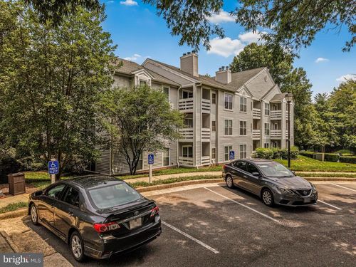 7-106-10300 Appalachian Cir, OAKTON, VA, 22124-2744 | Card Image
