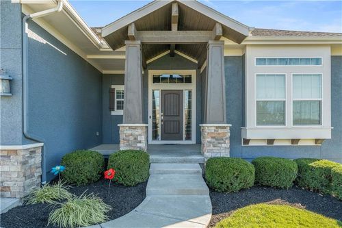 16609 Cody St, Overland Park, KS, 66221-7628 | Card Image