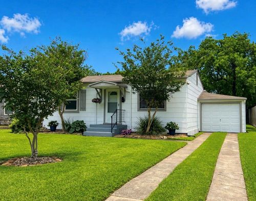 813 12th Avenue N, Texas City, TX, 77590 | Card Image