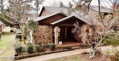 52 Cascades Cir W, Clinton, MS, 39056-3573 | Card Image