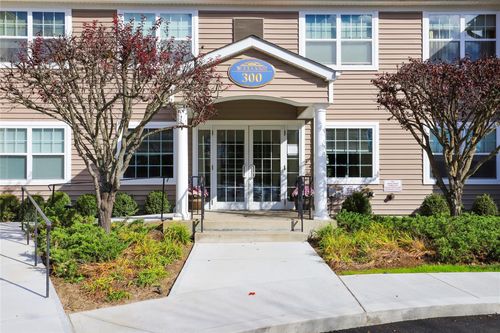apt-311-300 Woodcrest Ln, Mount Kisco, NY, 10549-3056 | Card Image