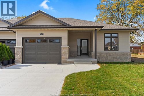 332 Victoria St S, Amherstburg, ON, N9V2K6 | Card Image
