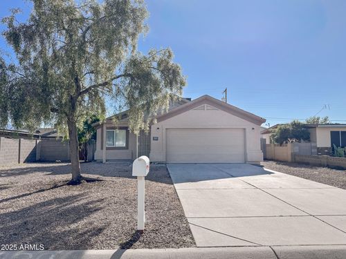 1939 E Raymond St, Phoenix, AZ, 85040-1433 | Card Image