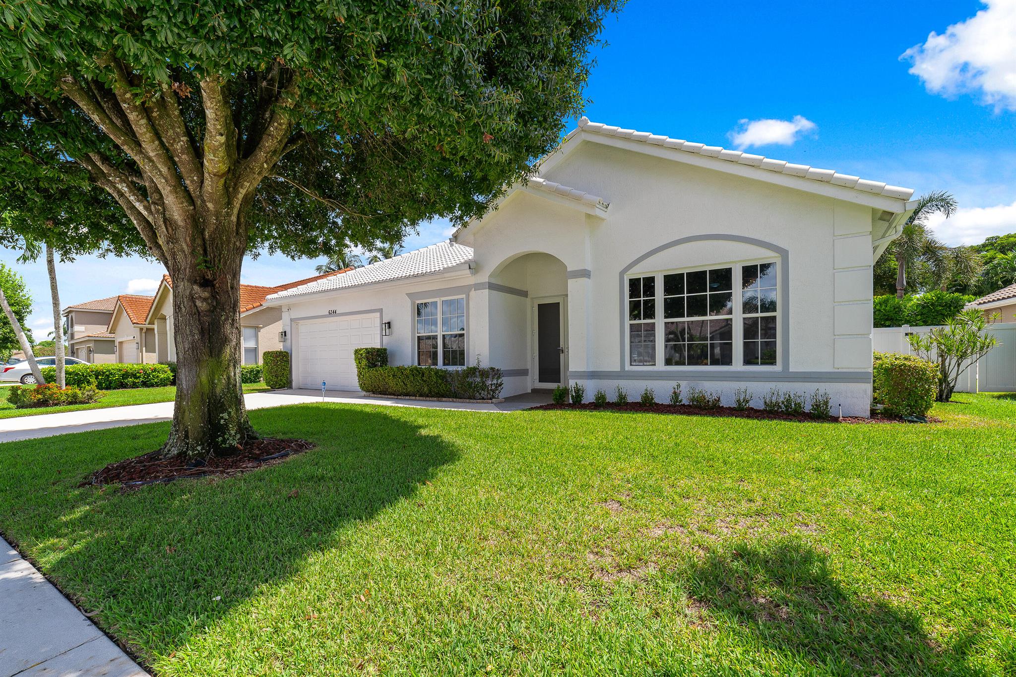Hatteras Club Dr, Lake Worth, FL 33463