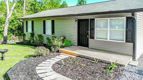 204 Caldwell St, Forest City, NC, 28043-3864 | Card Image