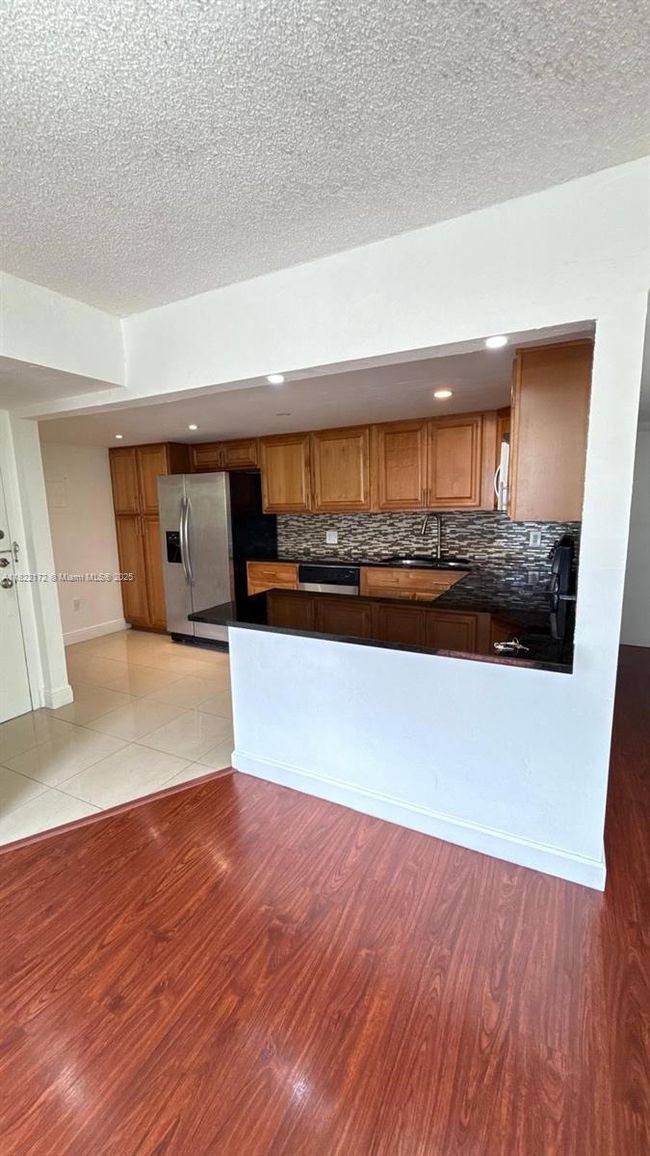 APT-412 - 3860 Ne 170 Th St, Condo with 2 bedrooms, 2 bathrooms and null parking in North Miami Beach FL | Image 7