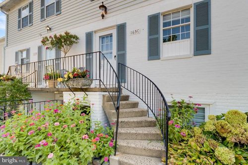 165 Fairfield Dr, WARRENTON, VA, 20186-3624 | Card Image