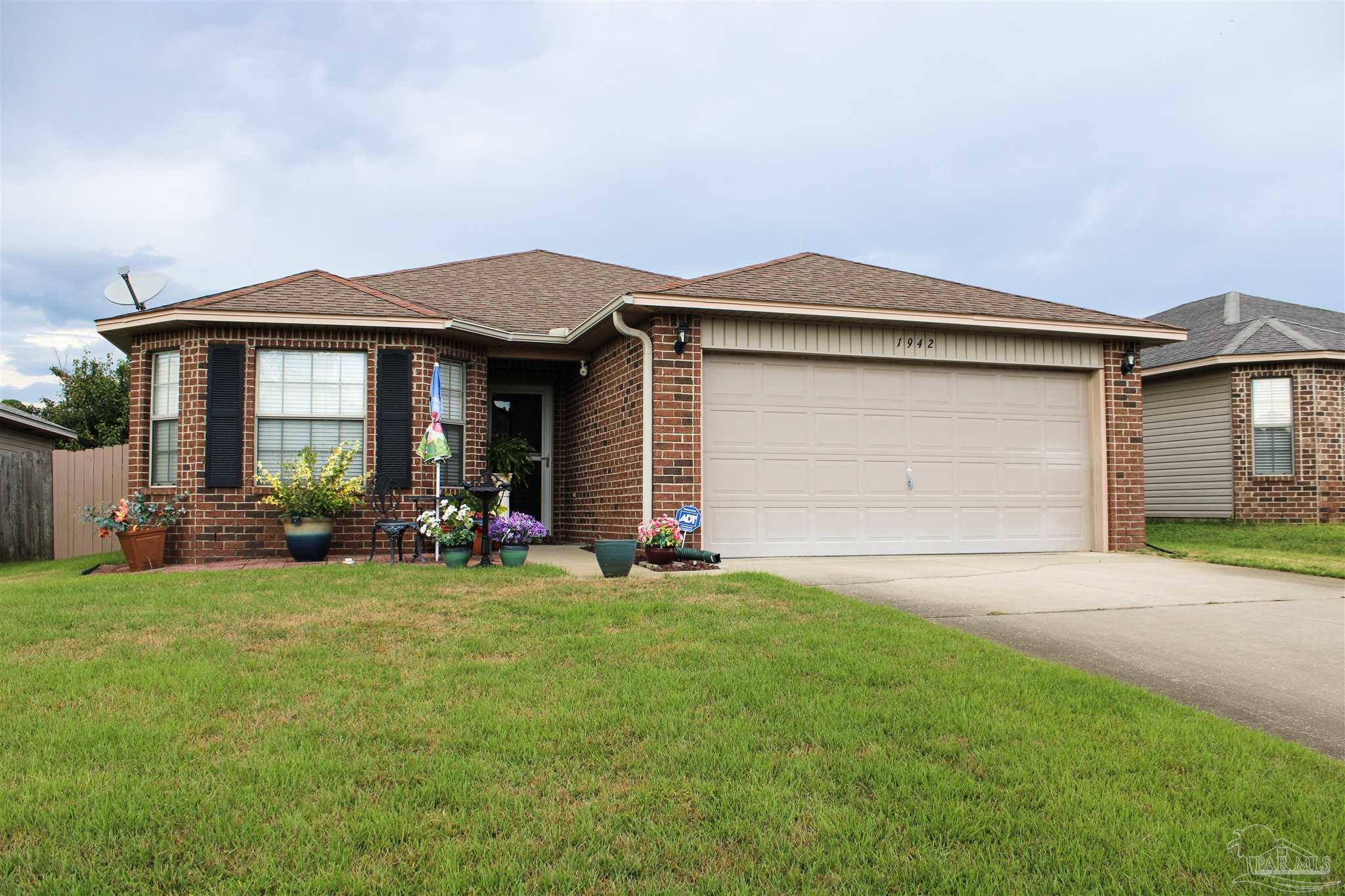 Catline Cir, Navarre, FL 32566