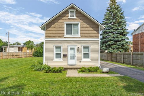 3420 Fairmont Rd, Royal Oak, MI, 48073-6402 | Card Image