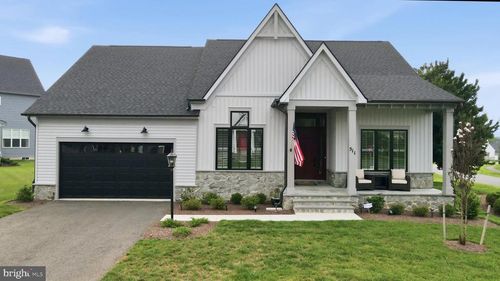 511 Shenandoah Crossing Dr, CHARLES TOWN, WV, 25414 | Card Image