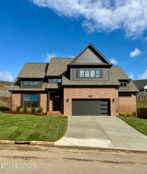 2206 Hickory Crest Ln, Knoxville, TN, 37932-2700 | Card Image