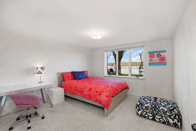 lower level bedroom: riverview | Image 21