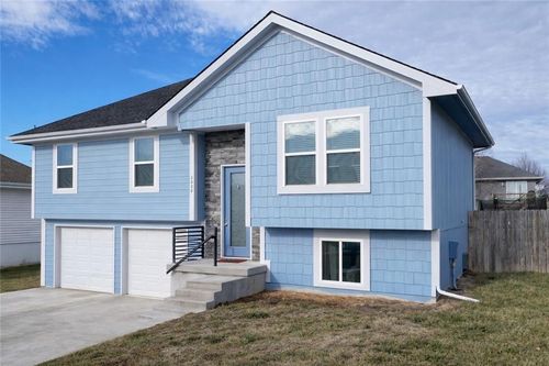 2228 Chanticleer St, Excelsior Springs, MO, 64024-8161 | Card Image