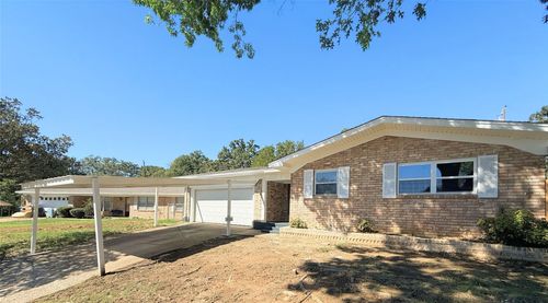 905 Seymore Cir, Denison, TX, 75020-7944 | Card Image