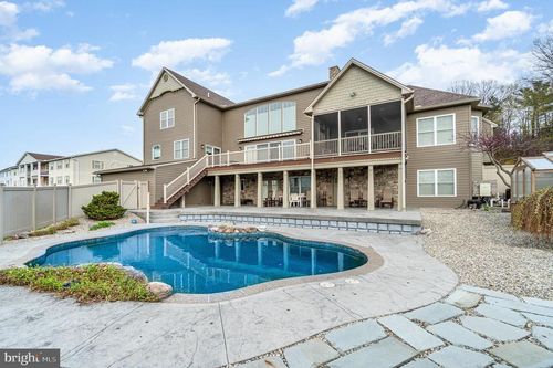 360 N 4th St, HALIFAX, PA, 17032-9086 | Card Image