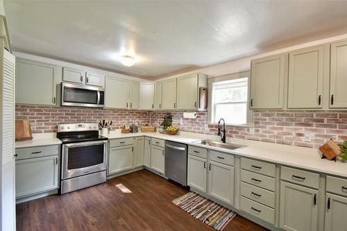 601 Park Ave, Sacred Heart, MN, 56285-6000 | Card Image