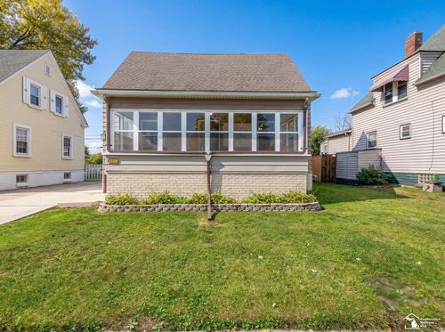 2110 5th St, Wyandotte, MI, 48192-4054 | Card Image