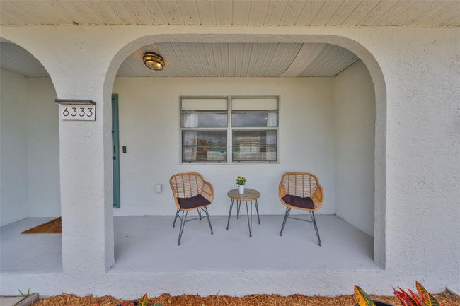6333 Spanish Main Dr, House other with 2 bedrooms, 2 bathrooms and null parking in APOLLO BEACH FL | Image 6