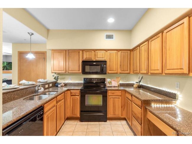 202 - 140 Sterling Loop, House attached with 2 bedrooms, 2 bathrooms and null parking in Fraser CO | Image 11