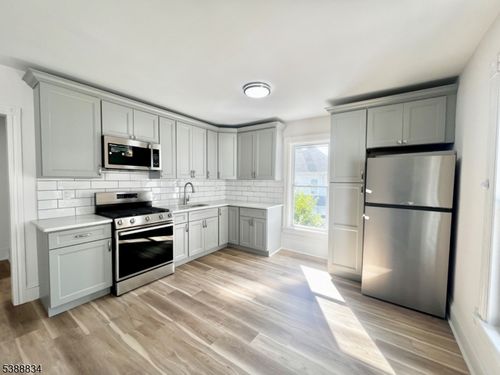 12 John St, Phillipsburg, NJ, 08865-2945 | Card Image